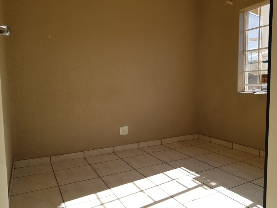 1 Bedroom Property for Sale in Rustenburg Central North West